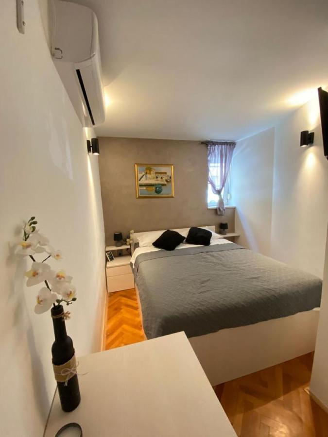Guesthause Antonio Hotel Split Exterior photo